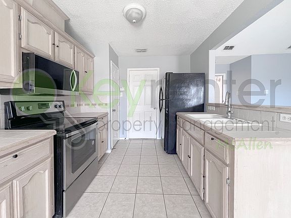 3rd image of 5716 N 38th St