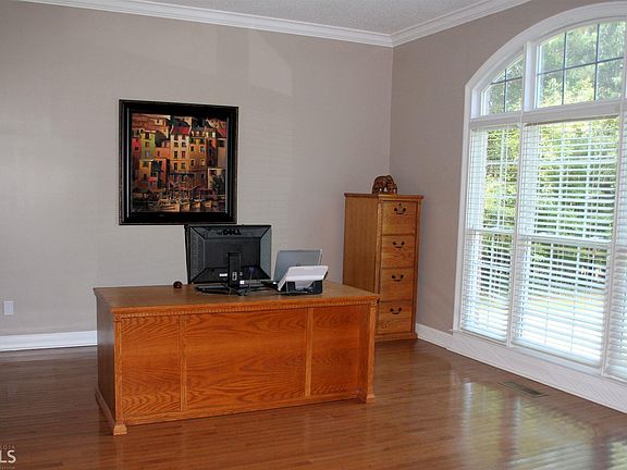 5th image of 155 Postwood Dr