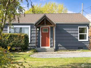 3229 Bennett Drive, Bellingham, WA 98225