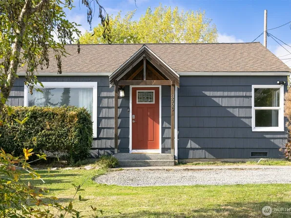 3229 Bennett Drive, Bellingham, WA 98225