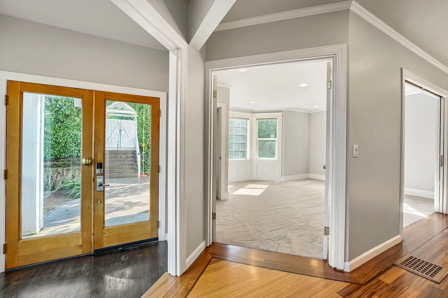 4 bed, 3300 sqft, $7,000 — Photo 3