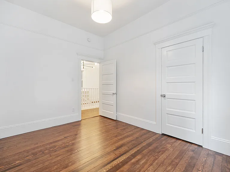547 Union St — Photo 6