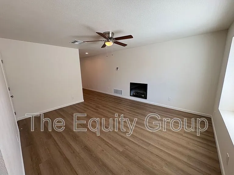 1473 Ben Franklin Ave — Photo 7