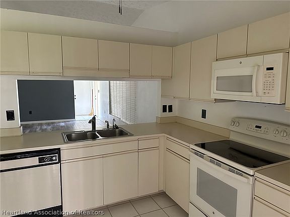 5th image of 5950 Matanzas Dr