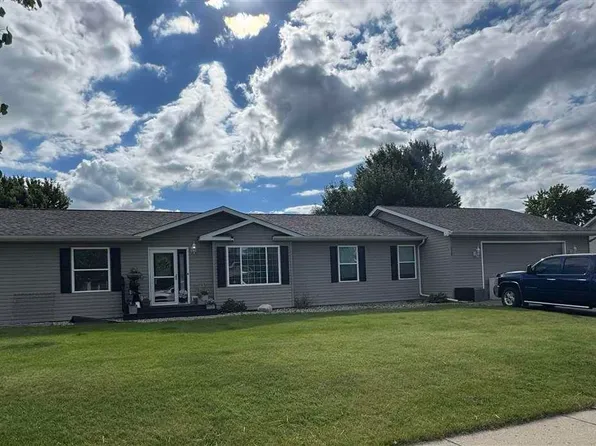 228 Plum Run, Le Sueur, MN 56058
