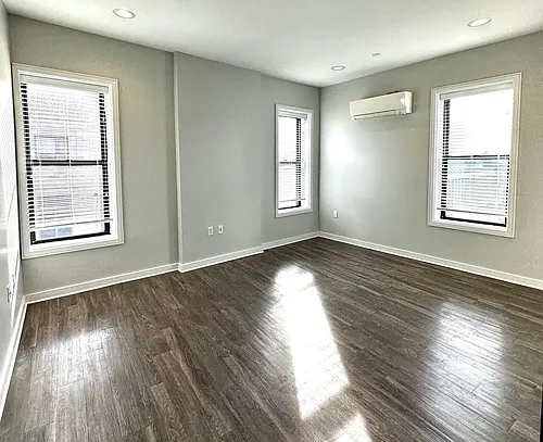 Floor plan 404