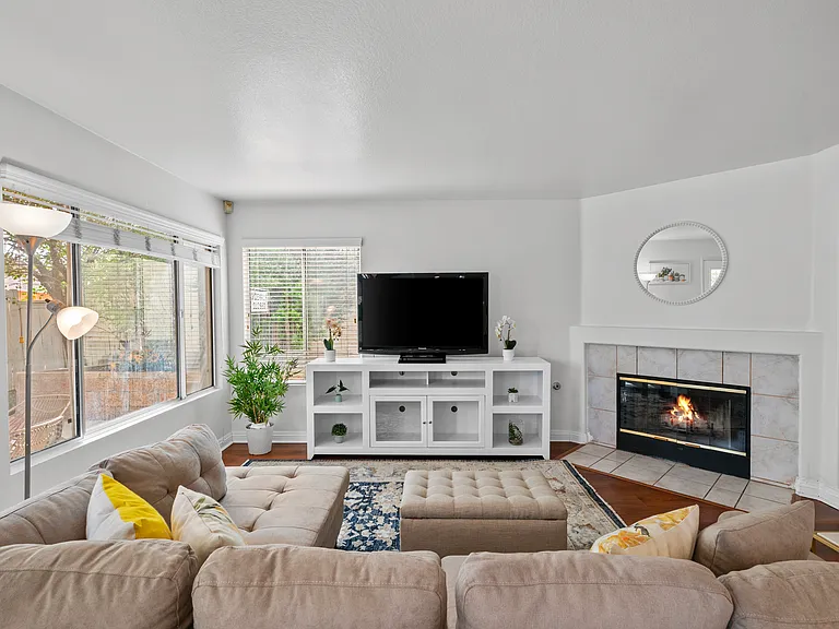 613 Towergrove Dr — Photo 1