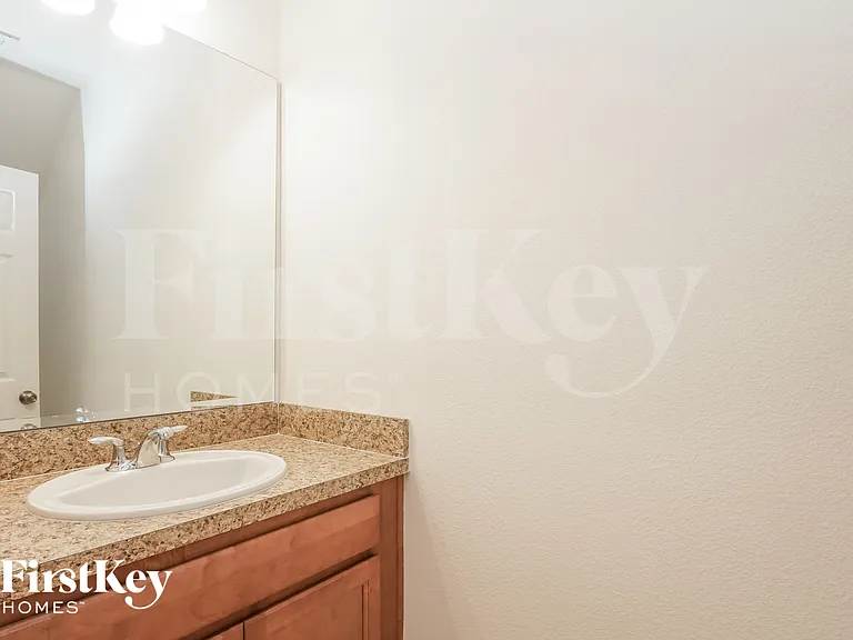 5086 Royal Point Ave — Photo 14