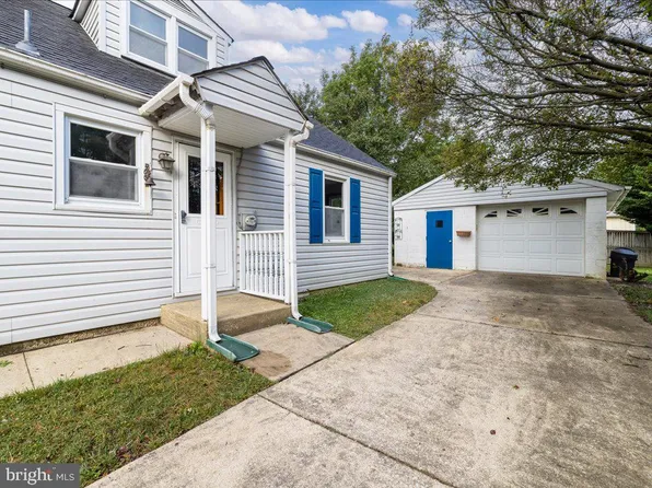 32 Governors Gate Ln, Linthicum, MD 21090