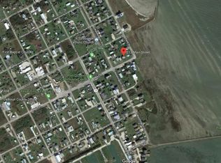 113 E Main St, Port O Connor, TX 77982
