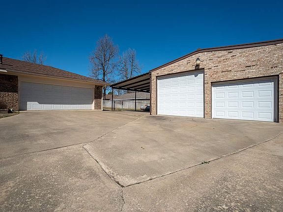 3rd image of 4115 Shannon Dr