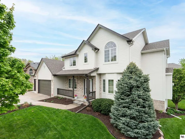 18303 C St, Omaha, NE 68130