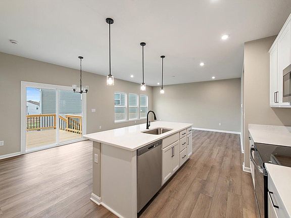 3rd image of 1805 Autumn Maple Dr