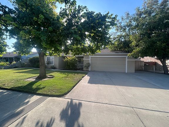 3rd image of 3138 Miramar Ave