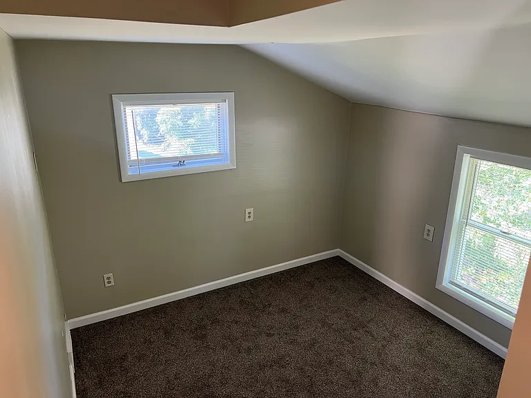 12 Hillcrest Ave — Photo 8