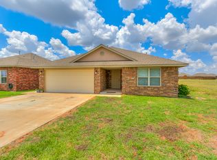 713 S Lyle, Weatherford, OK 73096