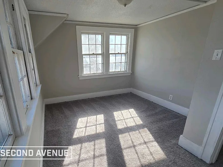 730 Wellington St SE — Photo 9