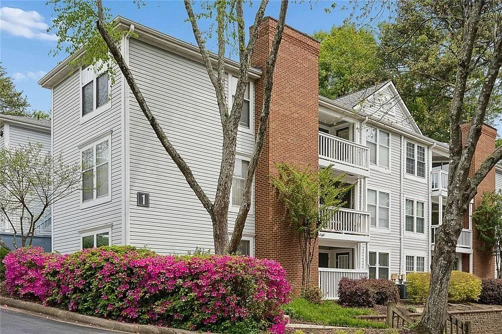 2 bed, 2.0 bath, 1064 sqft, $1,900 — Photo 1