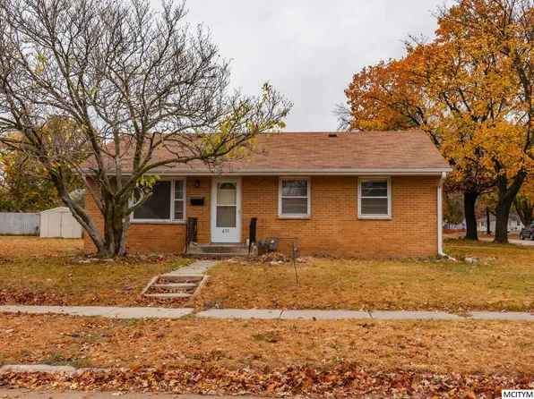 650 13th St NE, Mason City, IA 50401