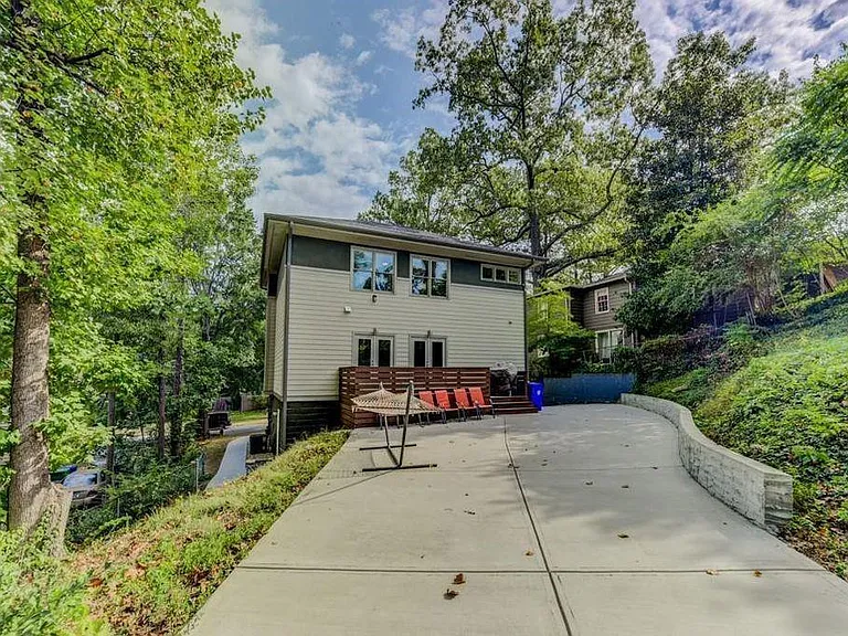 1758 Beacon Hill Blvd NE — Photo 21