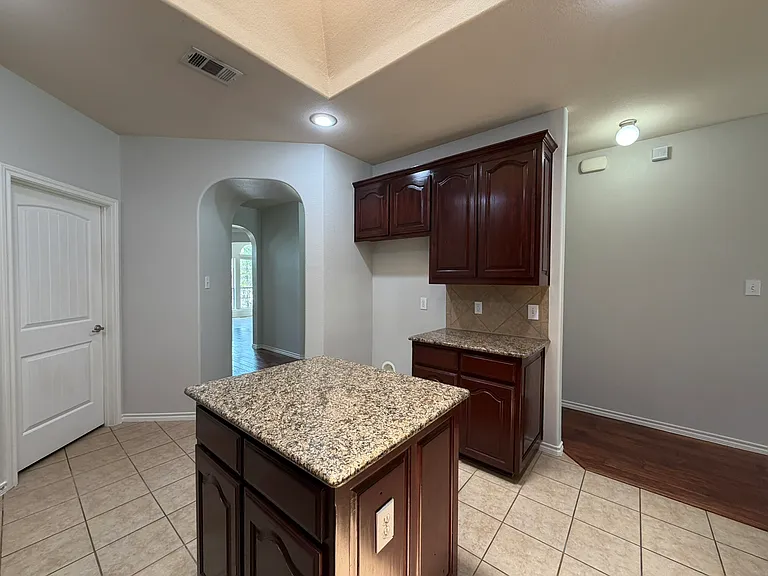 2105 Laurel Forest Dr — Photo 13
