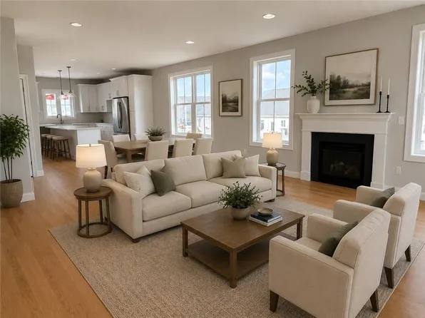 25 Bunker Hill Xing, Portsmouth, RI 02871