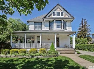 16 Powell Ave, Rockville Centre, NY 11570