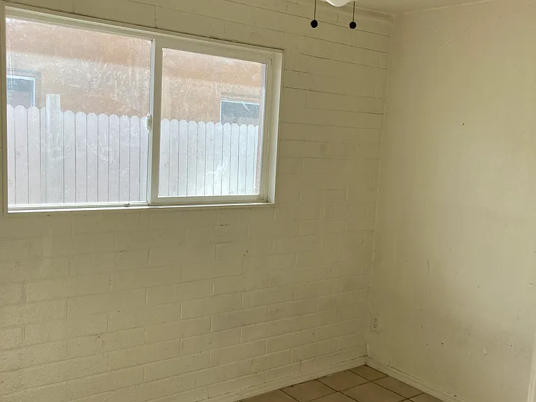 3245 W Jefferson St #4 — Photo 5