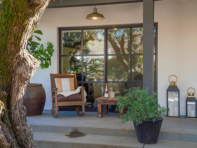 1811 Hillview Pl — Photo 4