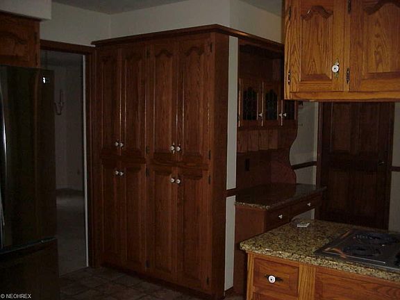 5th image of 831 Wildwood Ct