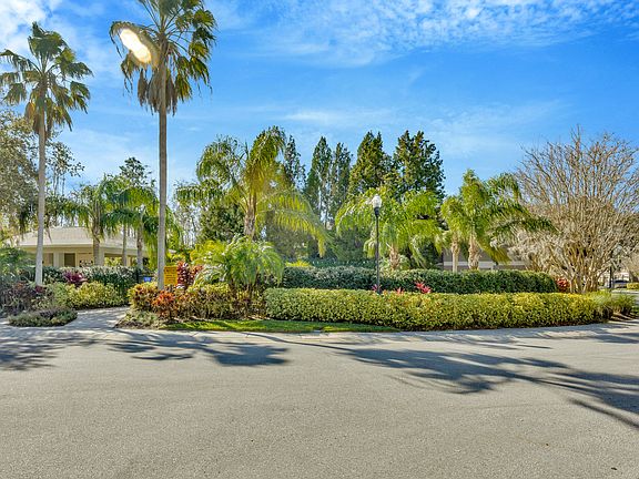 3rd image of 11246 Windsor Place Cir