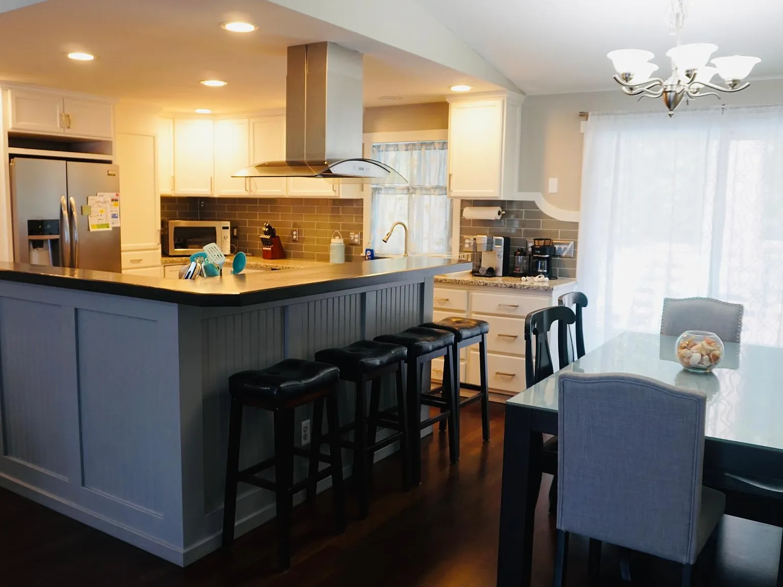 4 bed, 2.5 bath, 1660 sqft, $3,800 — Photo 4