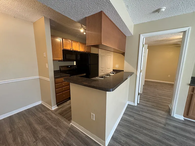314 Lake Parsons Grn #201 — Photo 19
