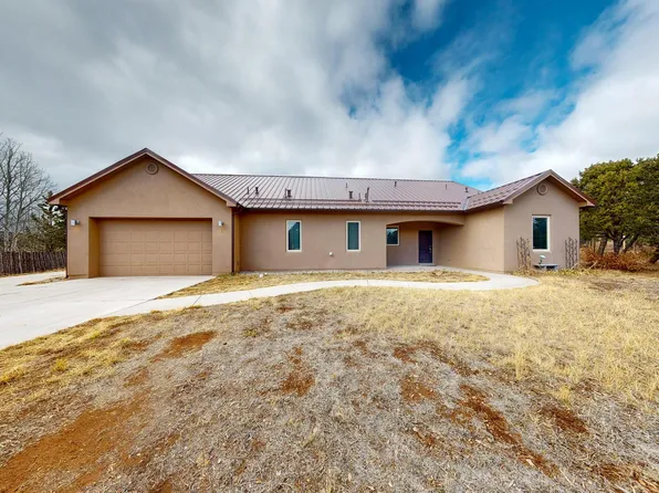 4 Teypana Ct, Tijeras, NM 87059