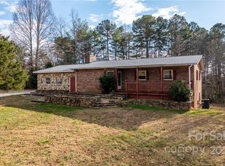 105 Howell St, Hickory, NC 28601