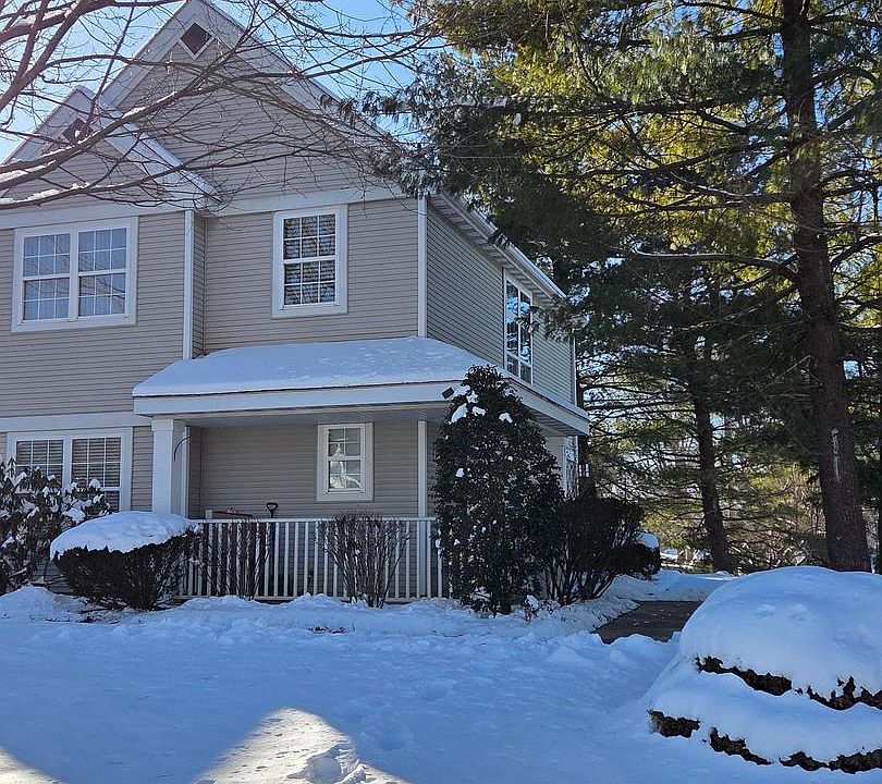 1st image of 130 Laurel Ct