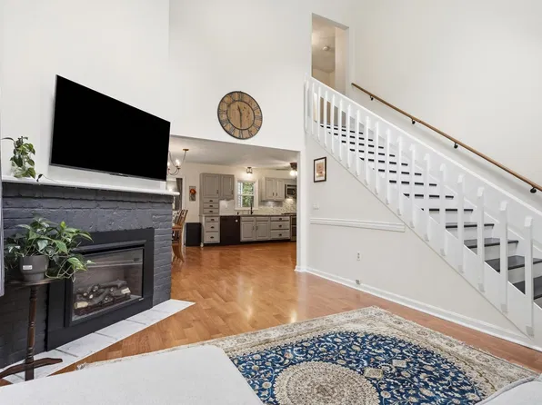 8 Guilford St, Worcester, MA 01606