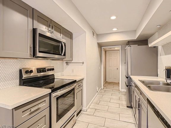 2nd image of 4557 Sirius Ave