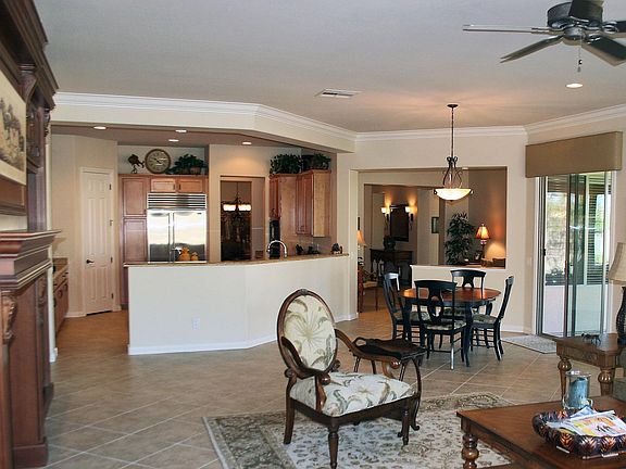 Family Rm & Kitchen