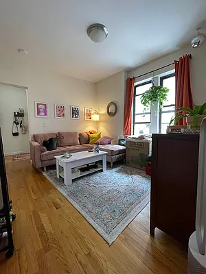 Rented by Bond New York | media 9