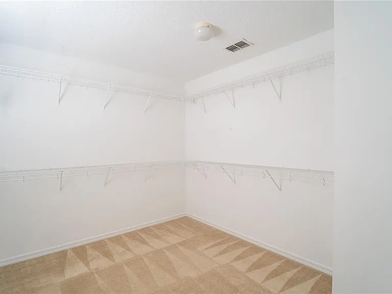 2264 Hillshire Dr — Photo 24