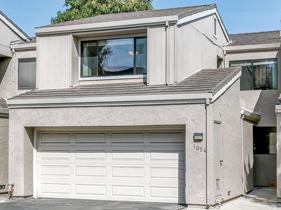 1st image of 1054 Villa Maria Ct