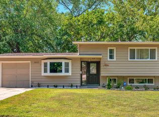 3637 SW Twilight Dr, Topeka, KS 66614