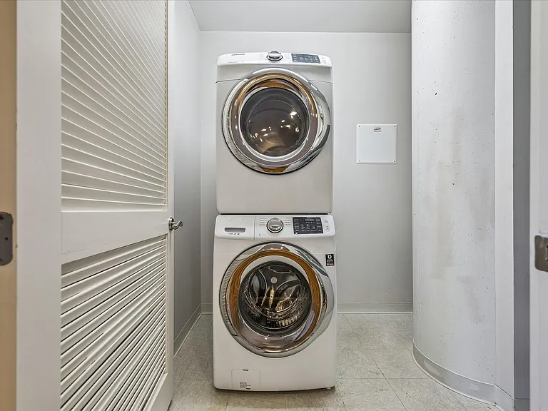 5005 Hidalgo St #210 — Photo 21