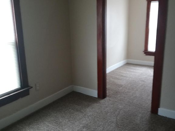 4th image of 215 Indiana Ave