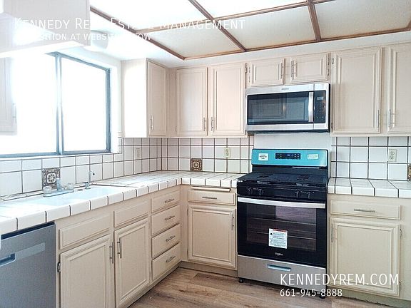 3rd image of 1328 W Avenue J4