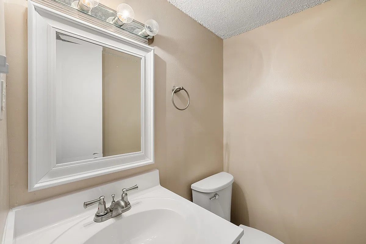 Cooper's Landing Apartments — Photo 4