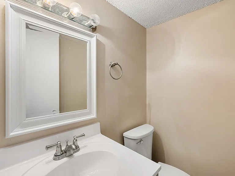Cooper's Landing Apartments — Photo 5