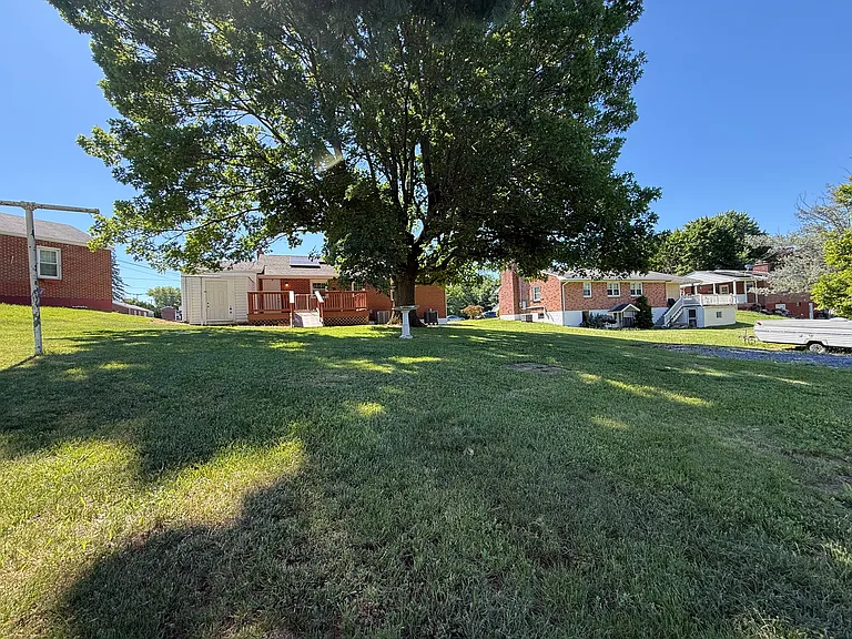 Daycotah Ave — Photo 29