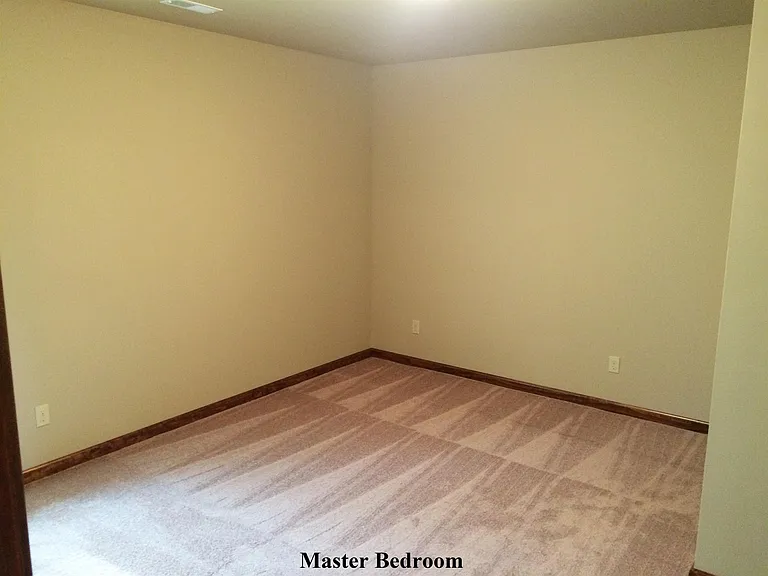 1350 El Camino Dr — Photo 7